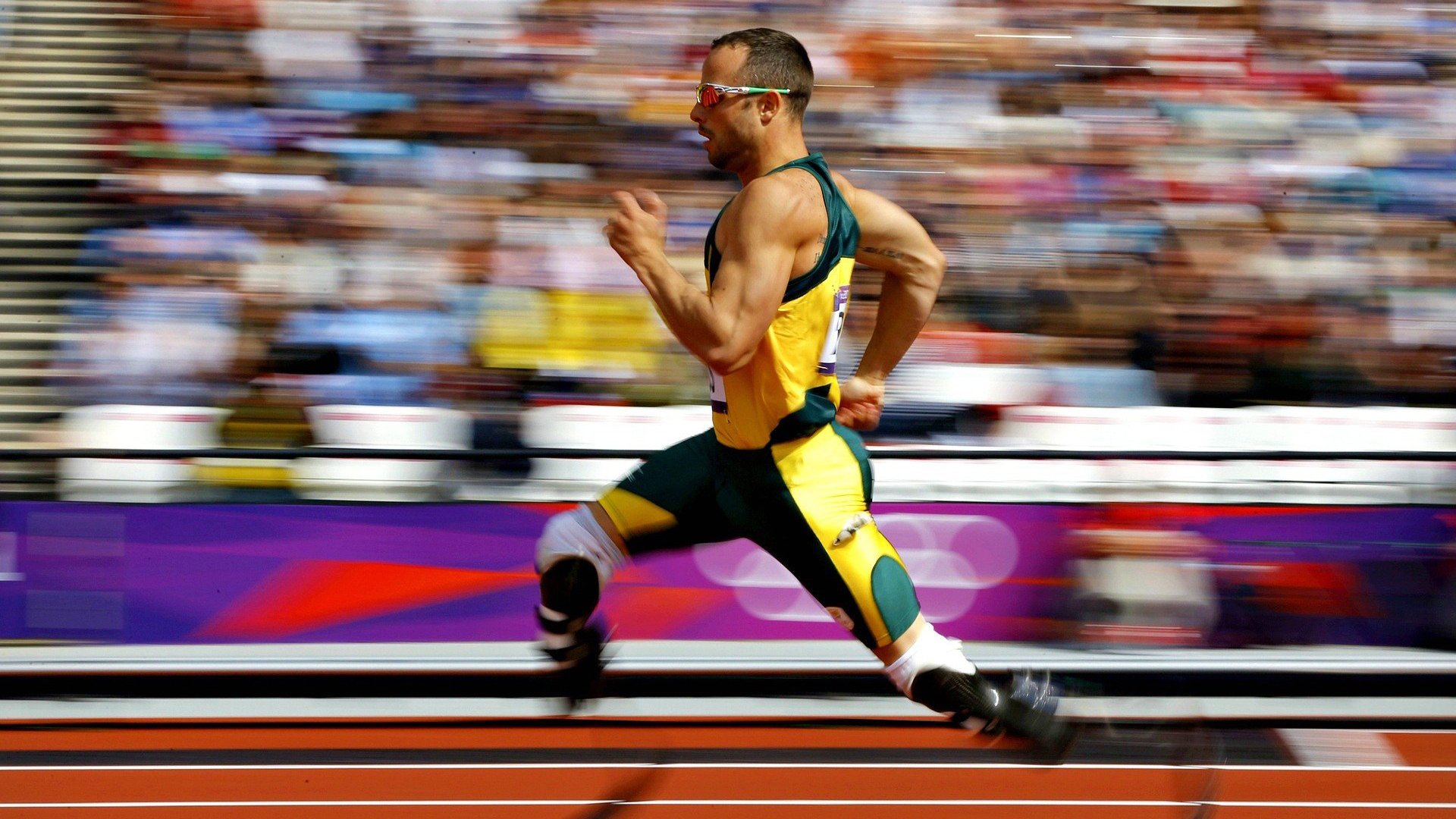 米兰体育官网首页-“英超榜首大战一触即发，谁能问鼎冠军？”，英超第一